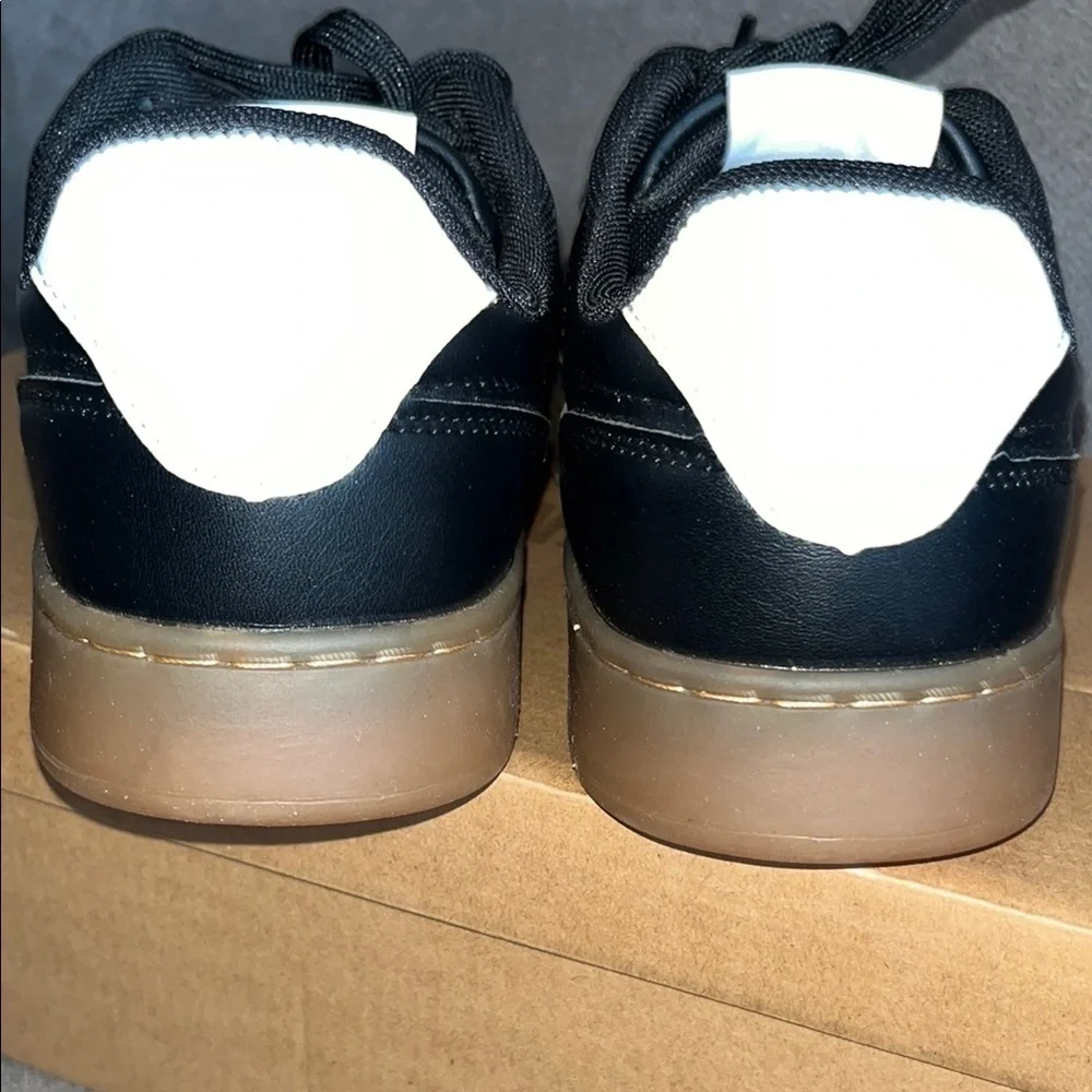 Steve Madden Black and Brown Sneakers with Sleek Design